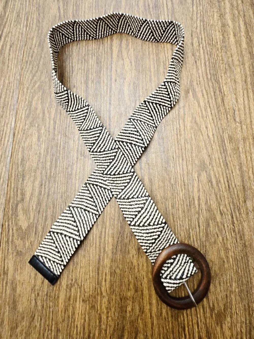 Women's Woven Stretch Black/Cream Belt w/Round Dark Wood Buckle - NWOT